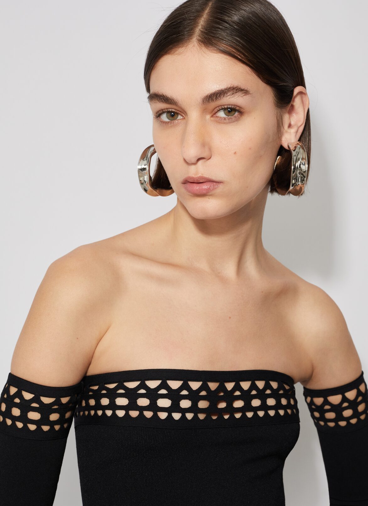 VIENNE OFF-SHOULDER DRESS ALAÏA BLACK VIENNE OFF-SHOULDER DRESS